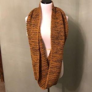 Women’s infinity scarf
